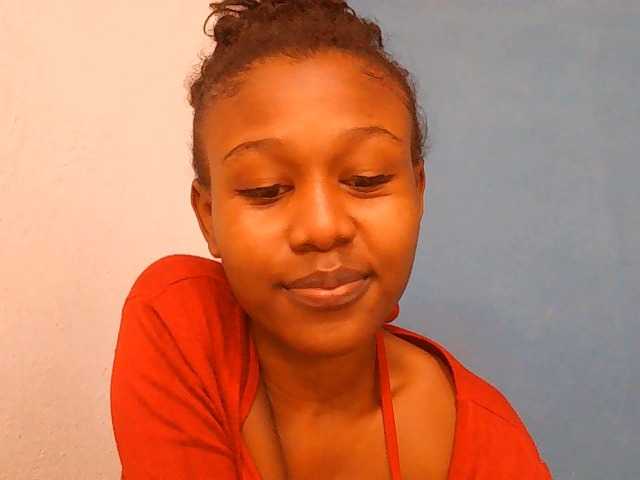Zinah1 live cam on BongaCams