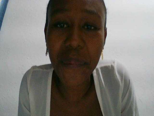 Zinah1 live cam on BongaCams