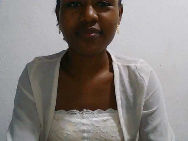 Zinah1 live cam on BongaCams