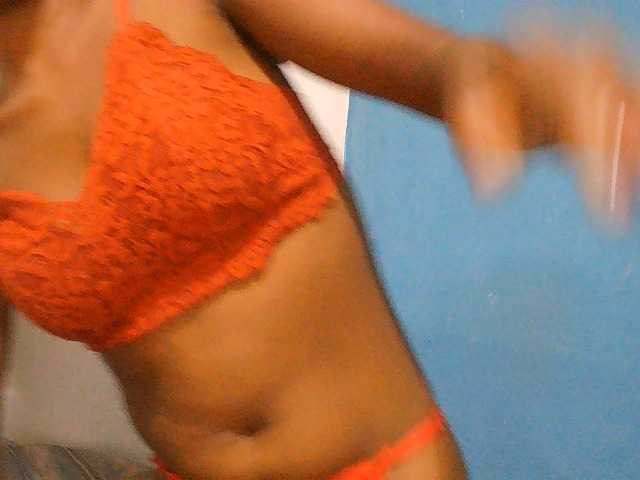 Zinah1 live cam on BongaCams