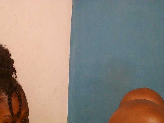 Zinah1 live cam on UnifiedCams