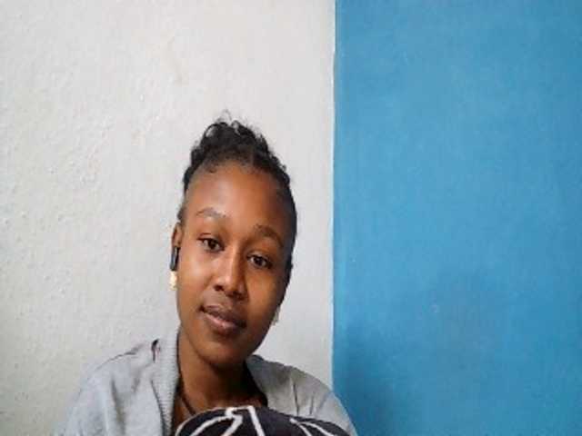 Zinah1 live webcam show