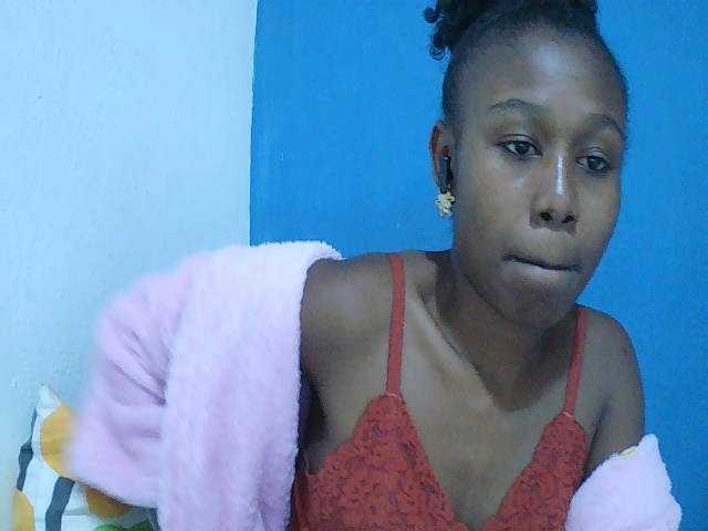 Zinah1 live webcam show