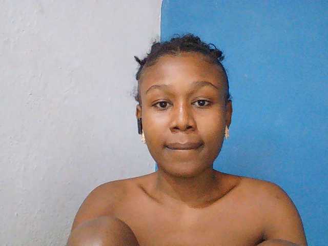 Zinah1 live webcam show