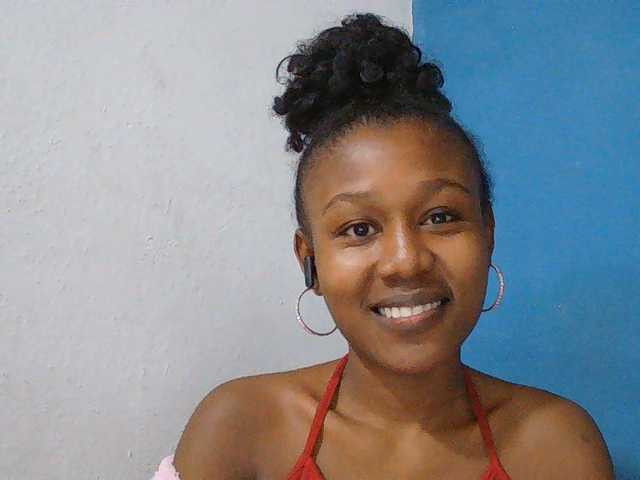 Zinah1 live webcam show