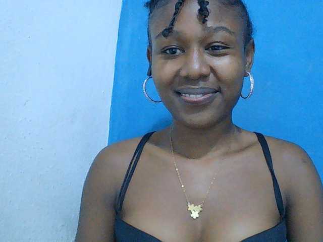 Zinah1 live webcam show
