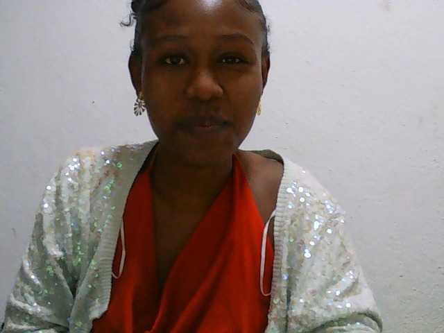 Zinah1 live cam on BongaCams