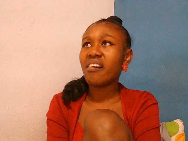 Zinah1 live cam on UnifiedCams