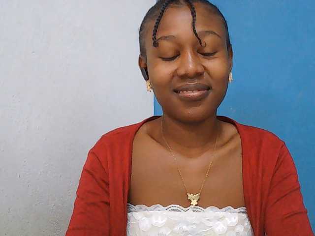 Zinah1 live cam on BongaCams