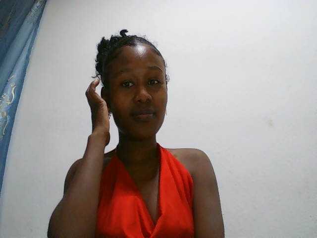 Zinah1 live cam on BongaCams