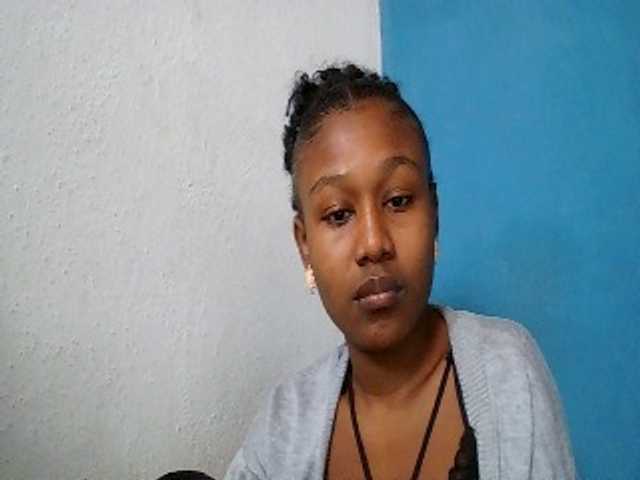 Zinah1 live webcam show