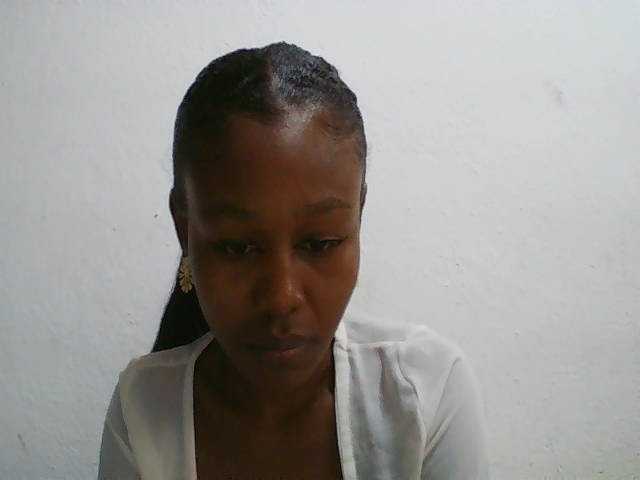Zinah1 live cam on BongaCams