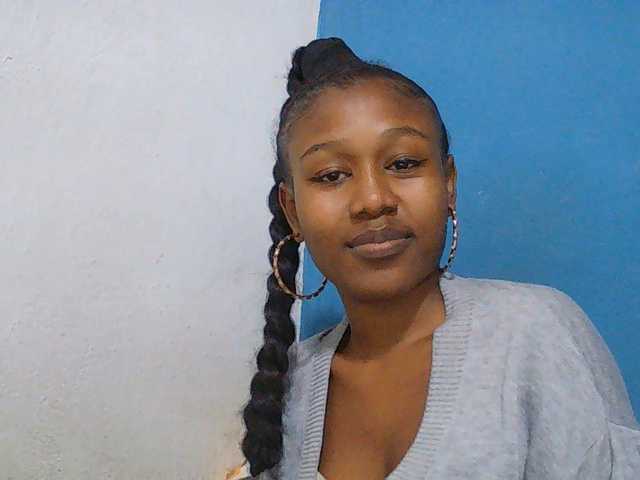 Zinah1 live webcam show