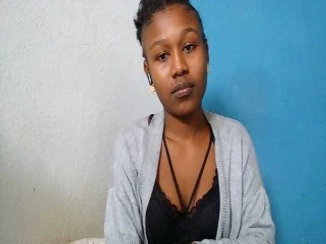 Zinah1 live webcam show