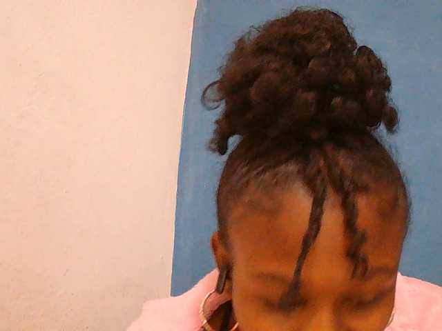 Zinah1 live webcam show