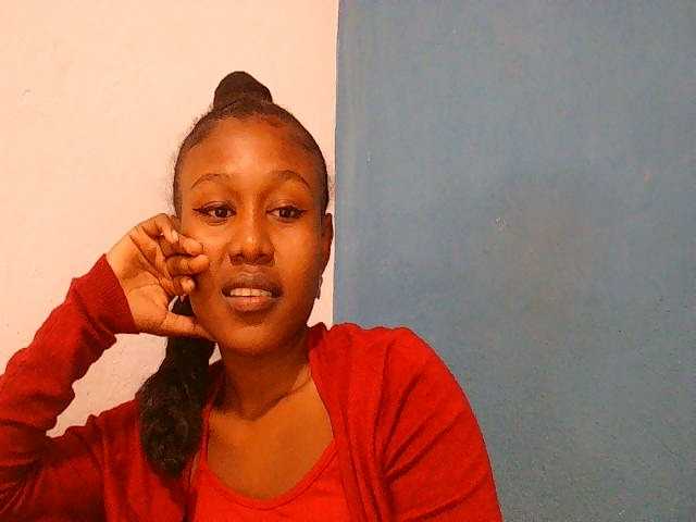 Zinah1 live cam on UnifiedCams