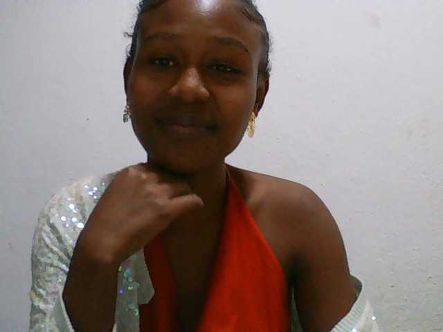 Zinah1 live cam on BongaCams