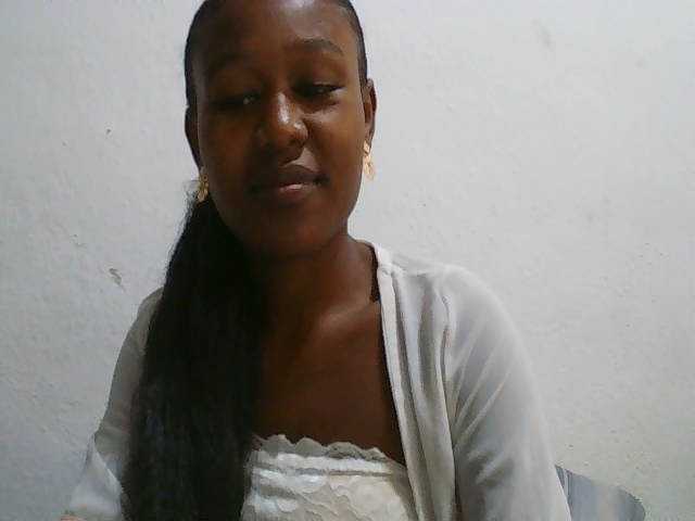 Zinah1 live cam on BongaCams