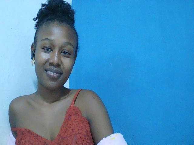 Zinah1 Cam en directo en BongaCams