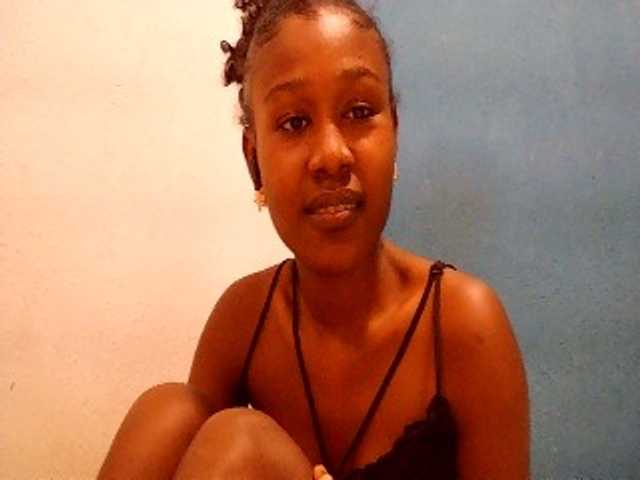 Zinah1 live webcam show
