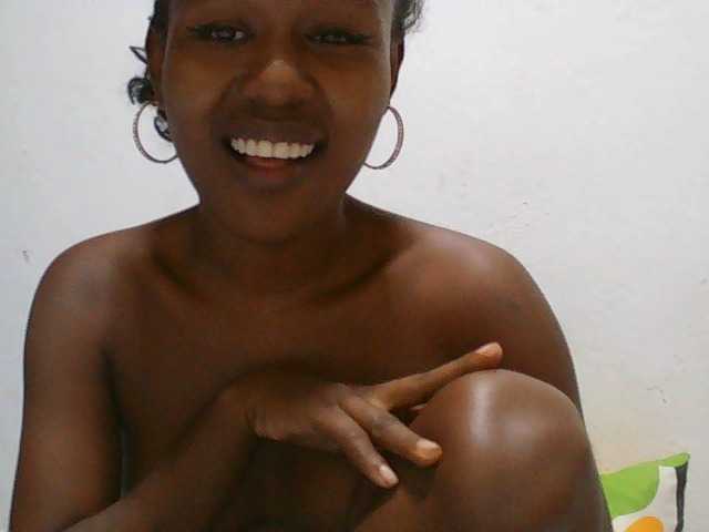 Zinah1 live cam on BongaCams
