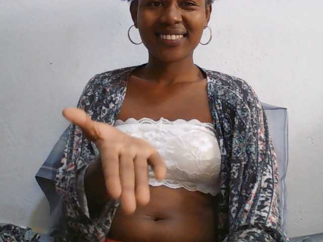 Zinah1 live cam on BongaCams