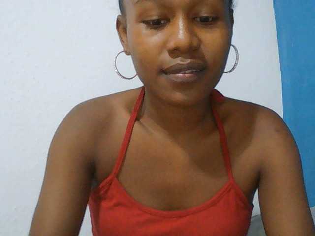 Zinah1 live cam on BongaCams