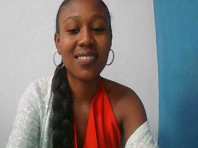 Zinah1 live cam on BongaCams