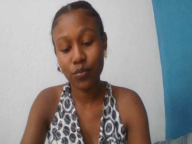 Zinah1 live cam