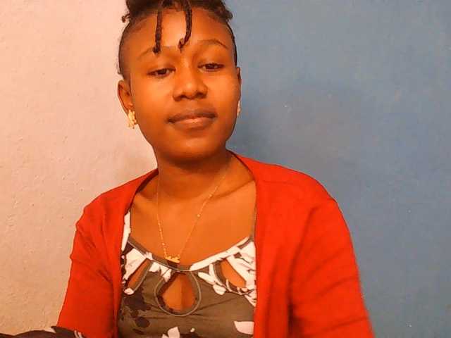 Zinah1 live cam on BongaCams