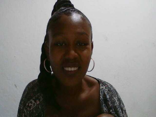 Zinah1 live cam on BongaCams