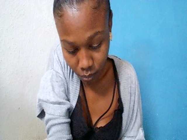 Zinah1 live webcam show