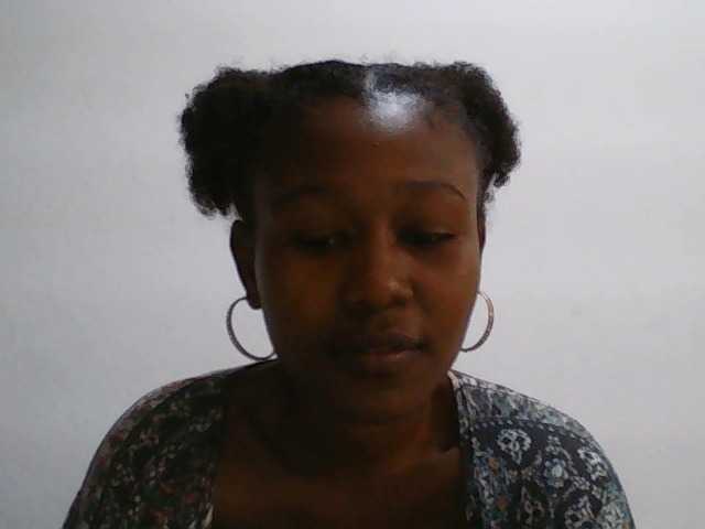 Zinah1 live cam on BongaCams