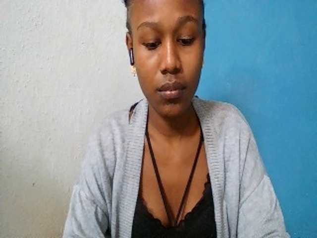 Zinah1 live webcam show