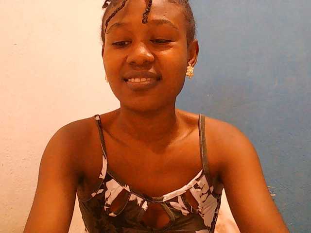 Zinah1 live cam on BongaCams