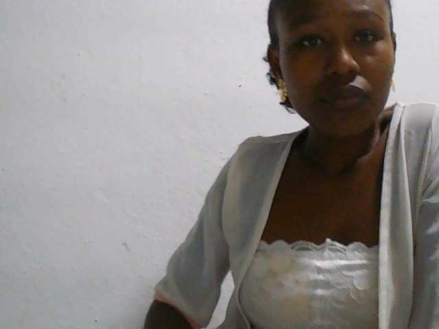 Zinah1 live cam on BongaCams