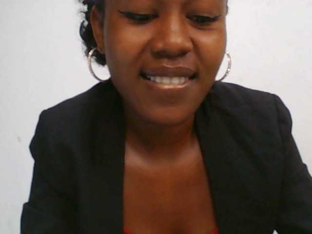Zinah1 live cam on BongaCams