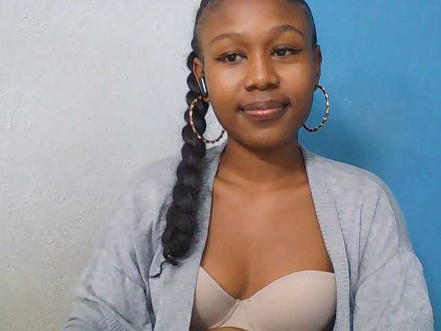 Zinah1 live webcam show
