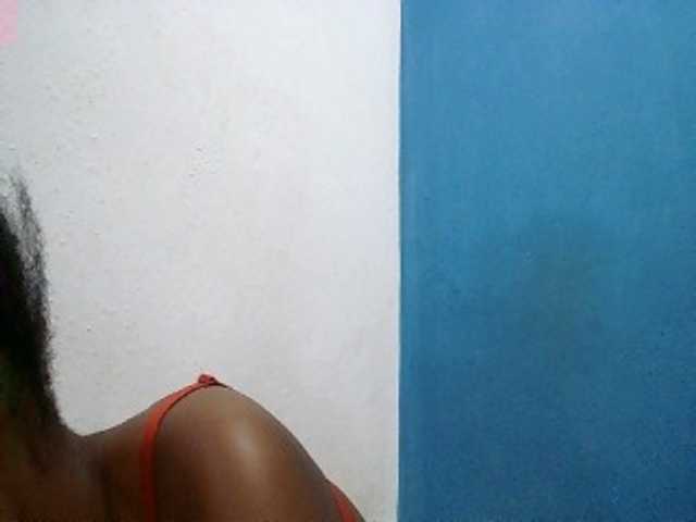 Zinah1 live webcam show