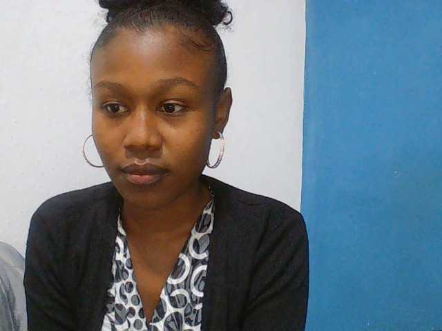 Zinah1 live cam on BongaCams