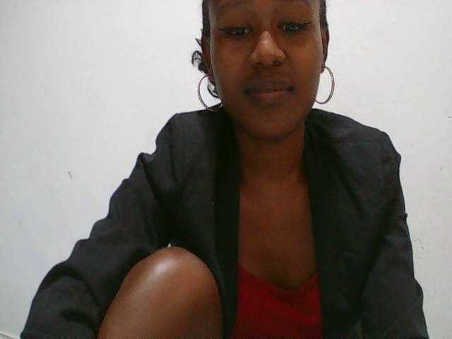 Zinah1 live cam on BongaCams