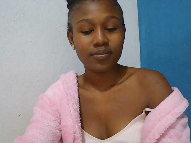 Zinah1 Cam en direct sur BongaCams