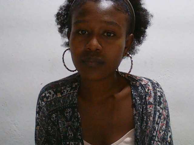 Zinah1 live cam on BongaCams