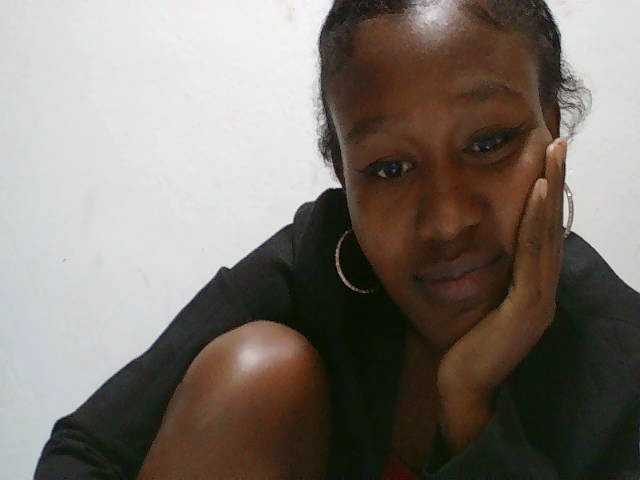 Zinah1 live cam on BongaCams