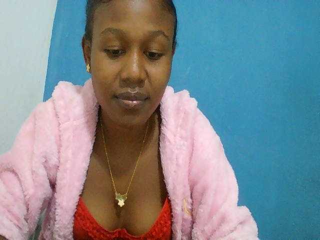 Zinah1 live cam on BongaCams