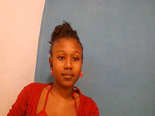 Zinah1 live cam on BongaCams