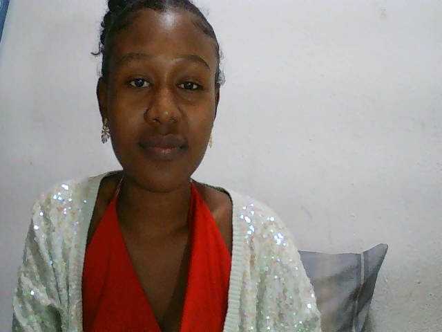 Zinah1 live cam on BongaCams