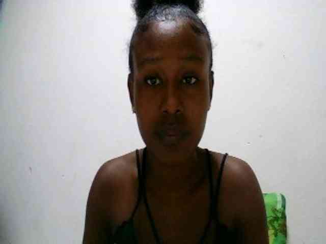 Zinah1 Live Webcam on BongaCams