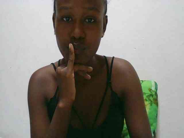 Zinah1 Live Webcam on BongaCams