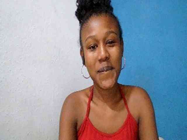 Zinah1 Live Webcam on BongaCams